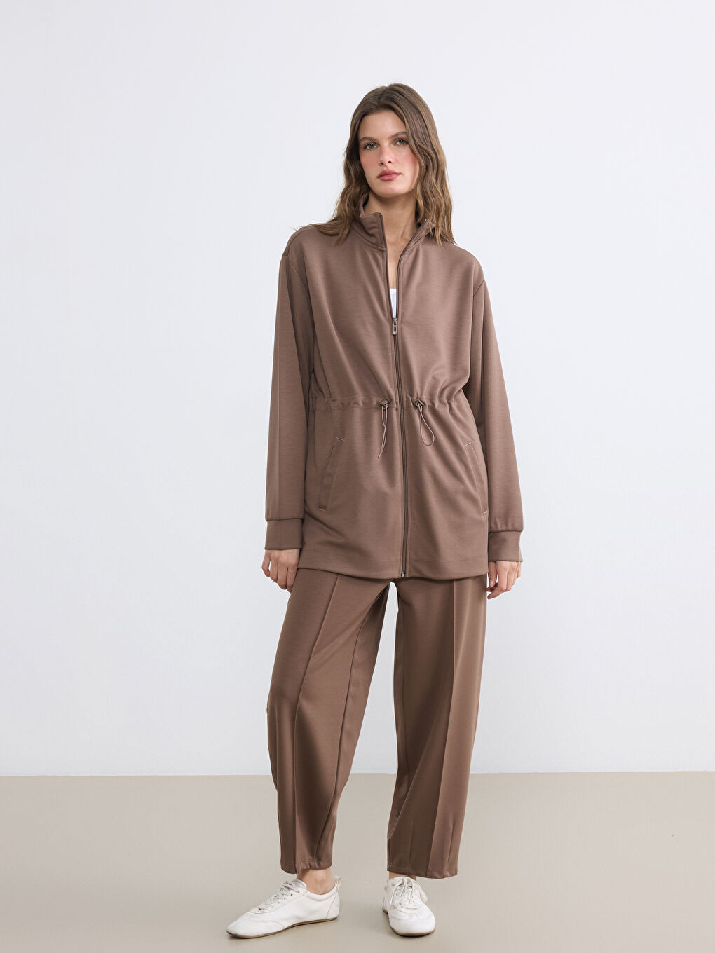 Kahverengi Dik Yaka Büzgülü Kadın Fermuarlı Sweatshirt	-1