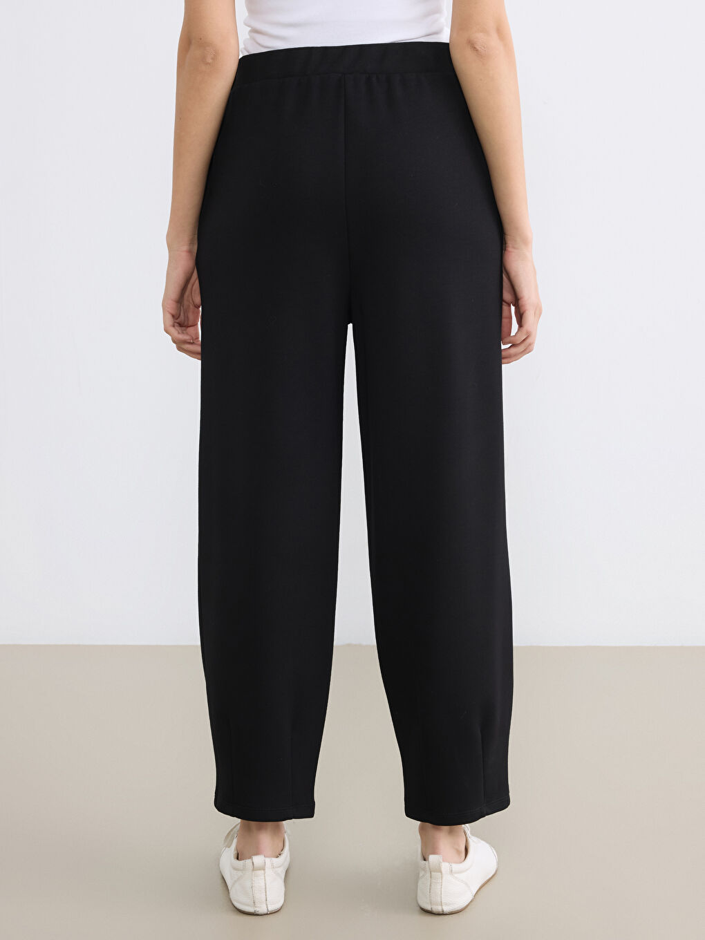 Siyah Beli Lastikli Soft Touch Kadın Eşofman Altı-4