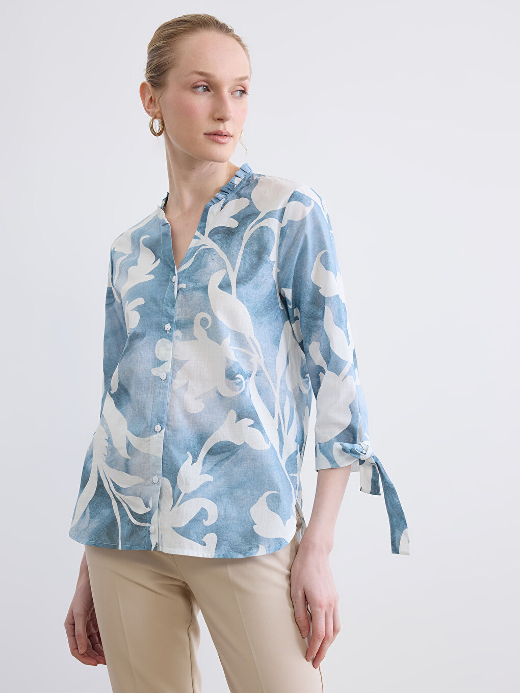 Mavi Kaçık Yaka Desenli Kadın Gömlek