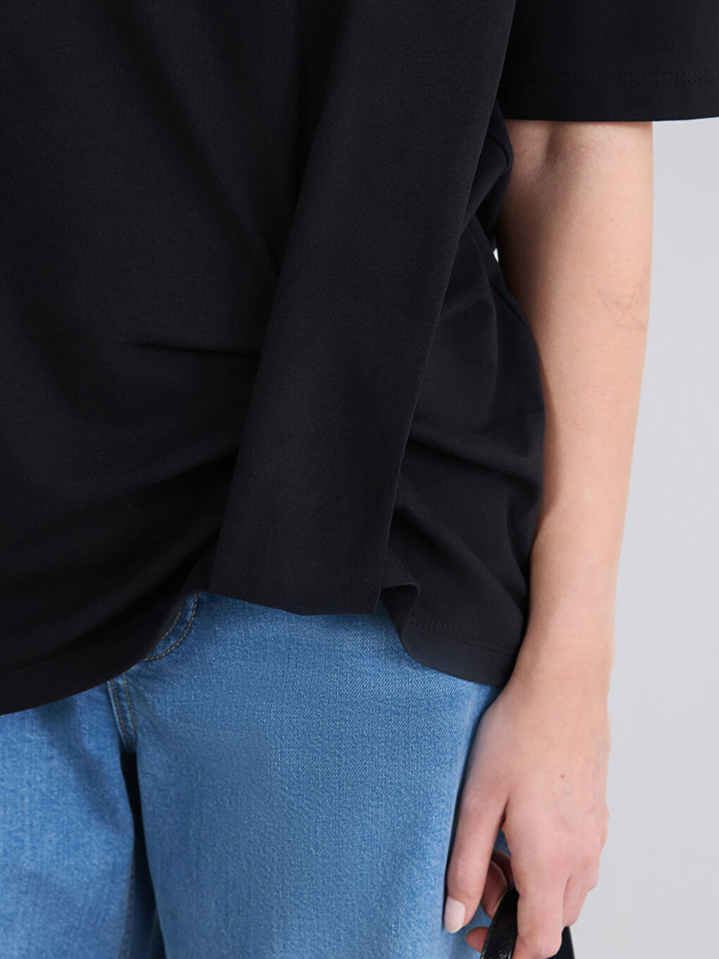 Siyah Petite Bisiklet Yaka Büzgü Detaylı Bluz-3