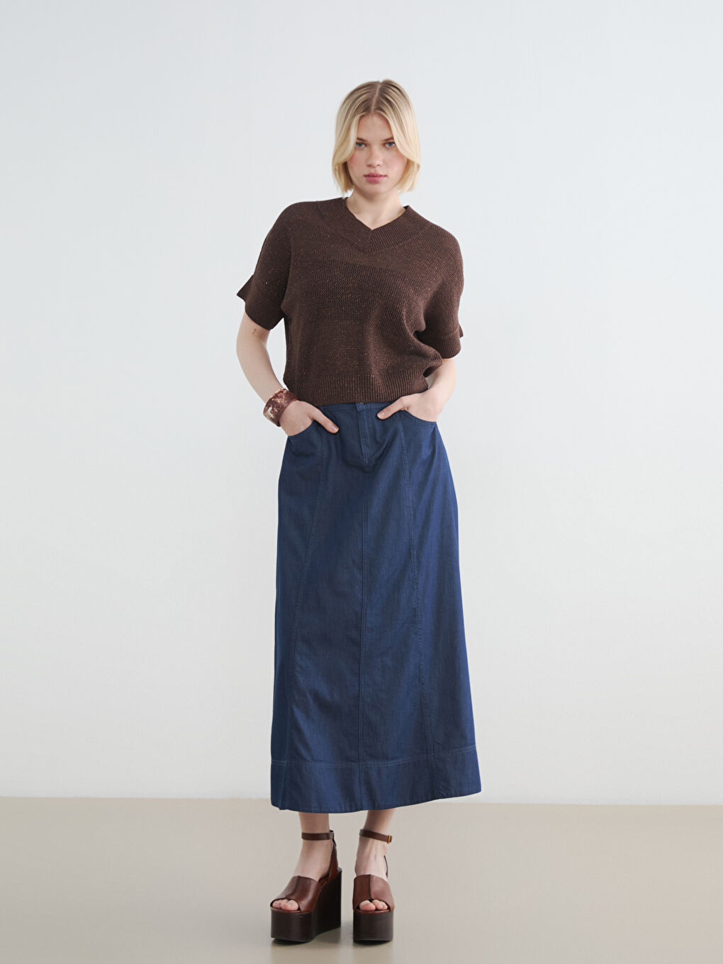 Kahverengi V Yaka Kadın Triko Kazak	-1