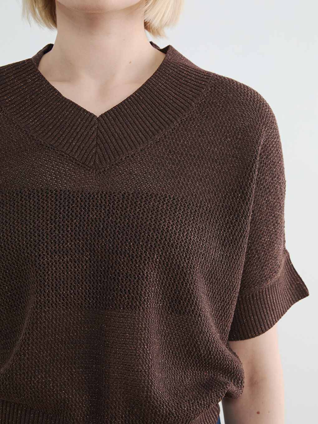 Kahverengi V Yaka Kadın Triko Kazak	-2