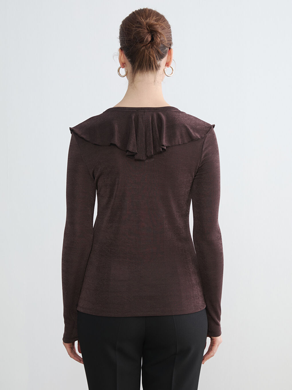 Kahverengi V Yaka Fırfırlı Kadın Hırka-3