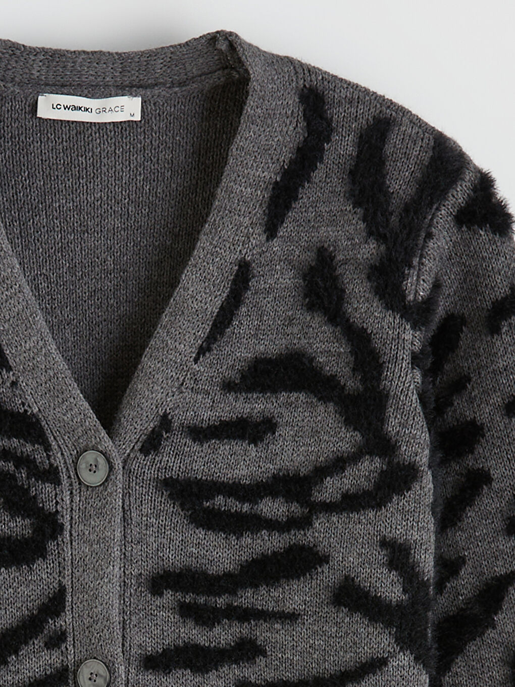 كارديجان تريكو نسائي منقوش بياقة على شكل حرف V-5