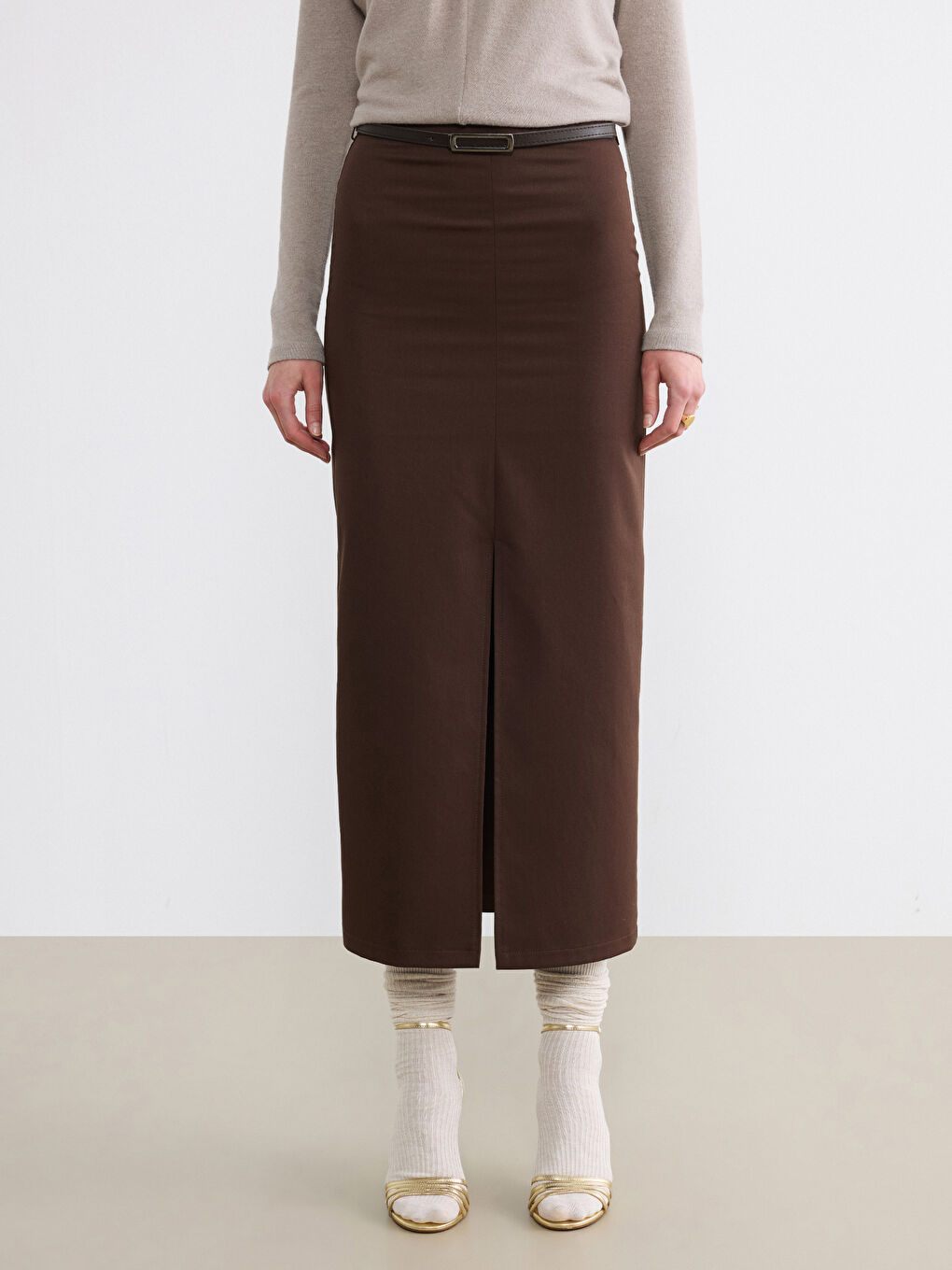 Kahverengi Beli Fermuarlı Kemerli Yırtmaçlı Etek-1