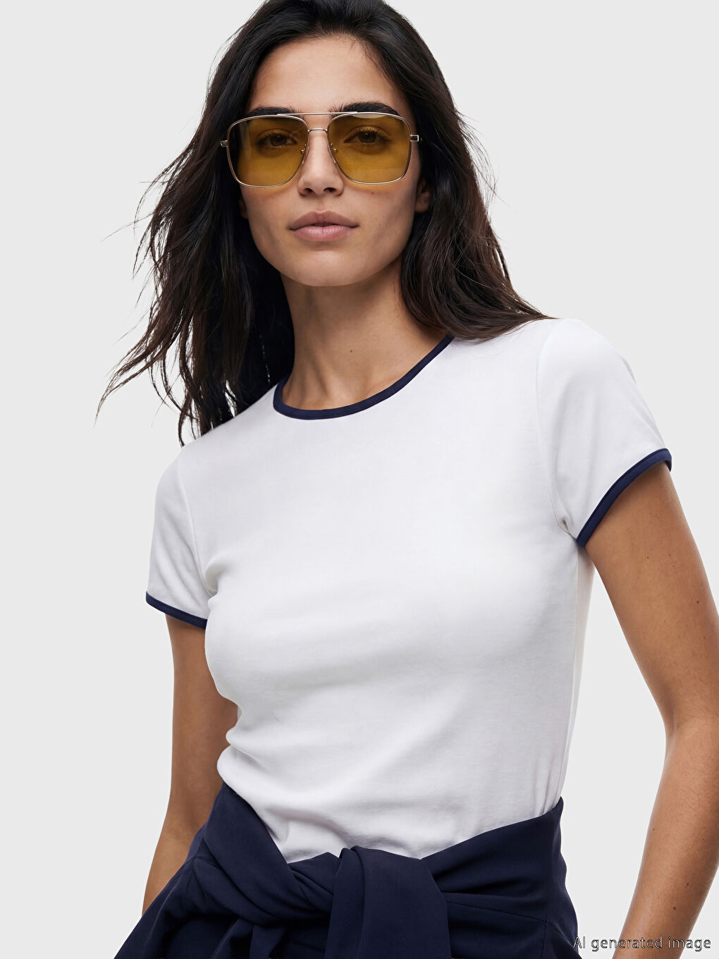 Ekru Bisiklet Yaka Kadın Tişört