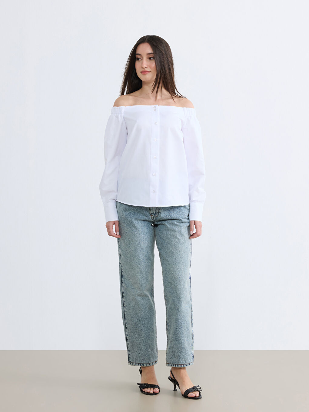 Beyaz Petite Kayık Yaka Büzgülü Bluz-1