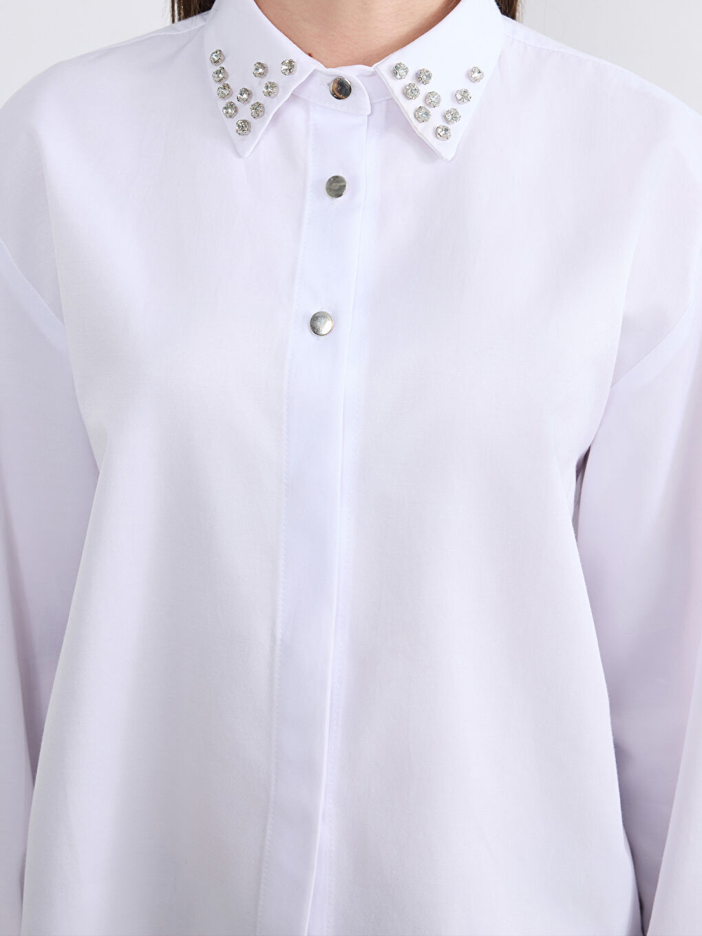 Beyaz Taşlı Kadın Gömlek-2