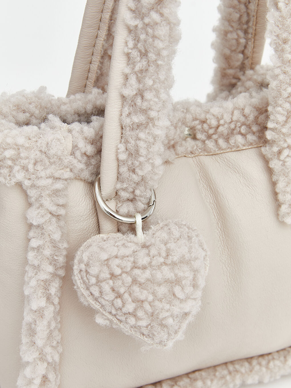 Ekru Kalp Aksesuarlı Kız Çocuk Pelüş Kol Çantası-2