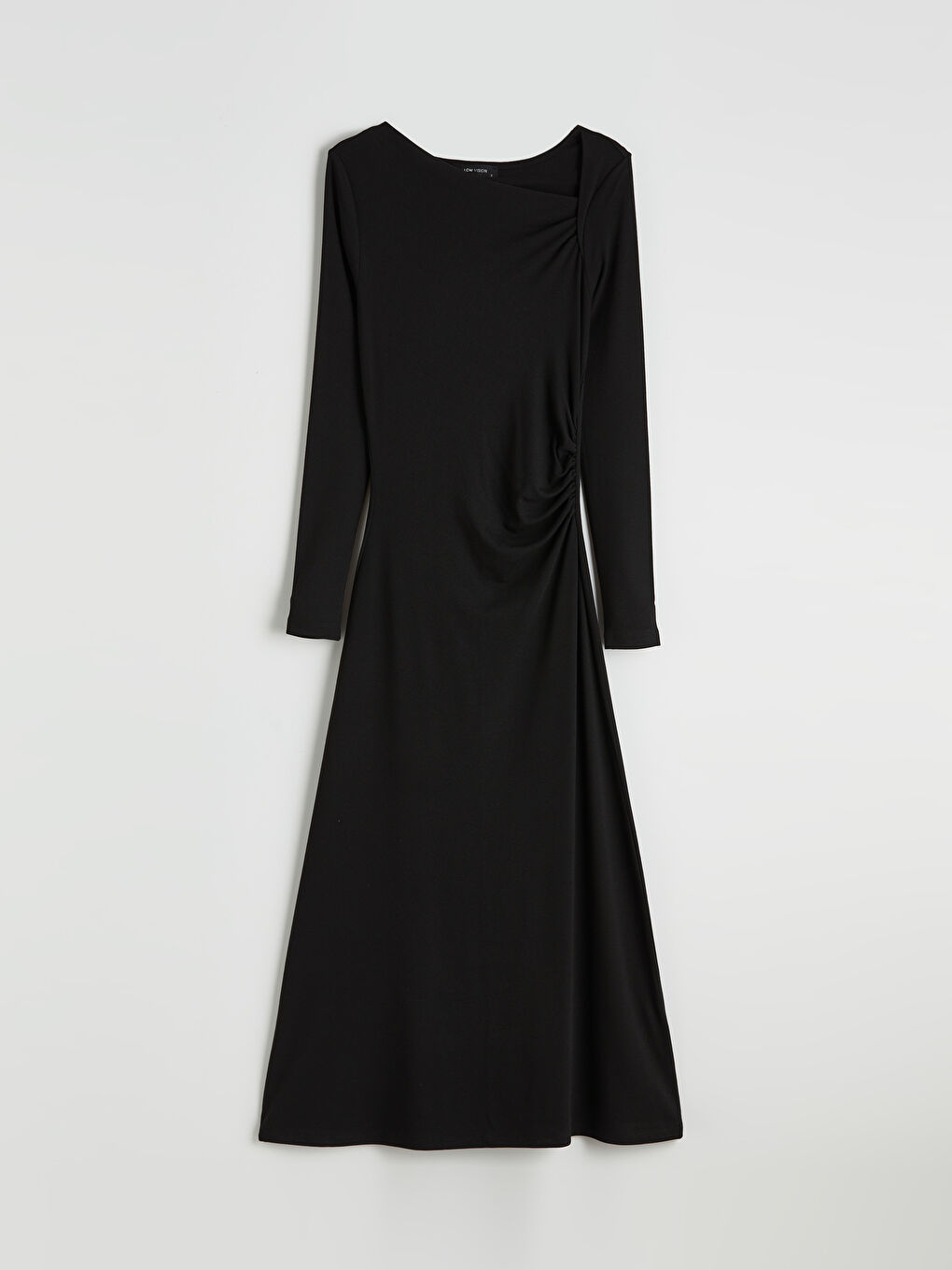 Siyah Kayık Yaka Büzgülü Elbise