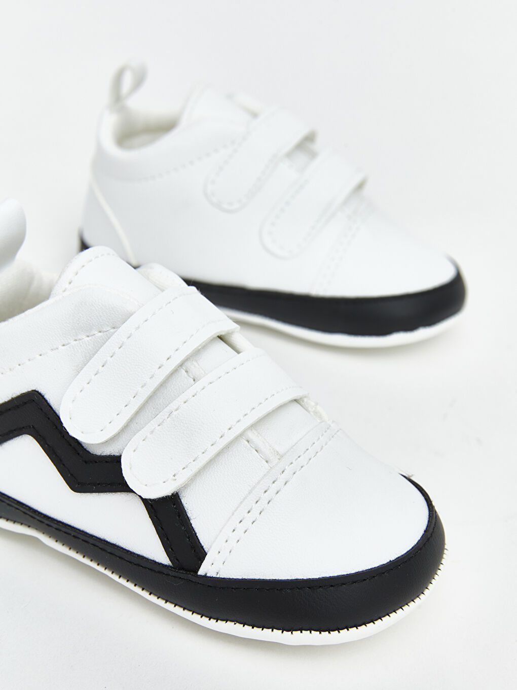 Beyaz Deri Görünümlü Erkek Bebek Spor Ayakkabı-2