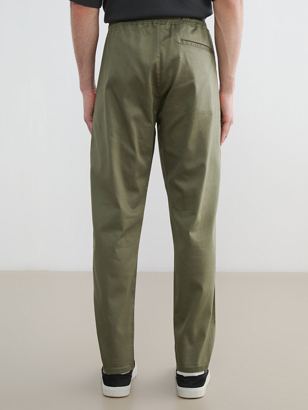 بنطلون رجالي بقصة رفيعة وخصر مرن-3