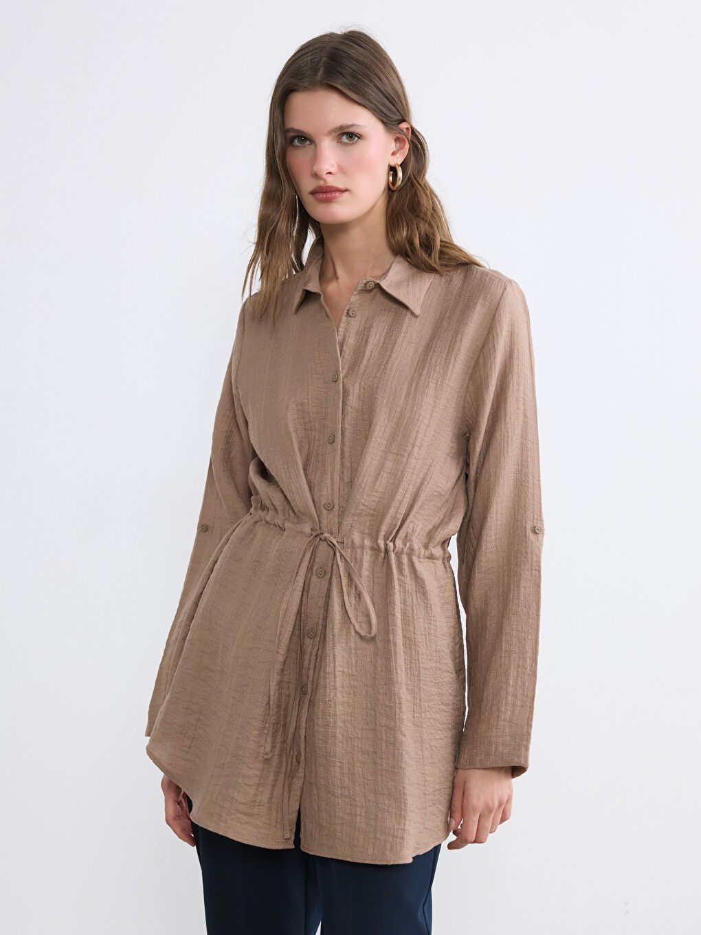 Kahverengi Dokulu Büzgülü Kadın Gömlek Tunik