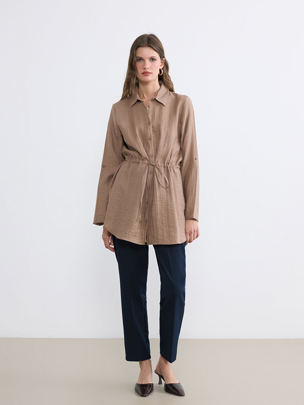 Kahverengi Dokulu Büzgülü Kadın Gömlek Tunik-1