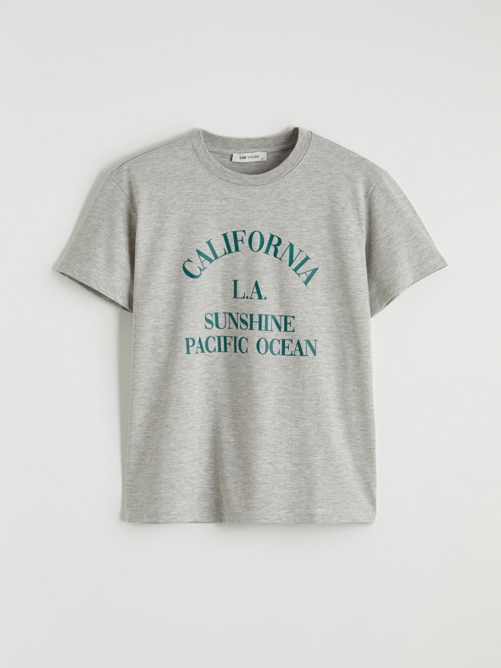 Gri Bisiklet Yaka California Baskılı Kadın Tişört