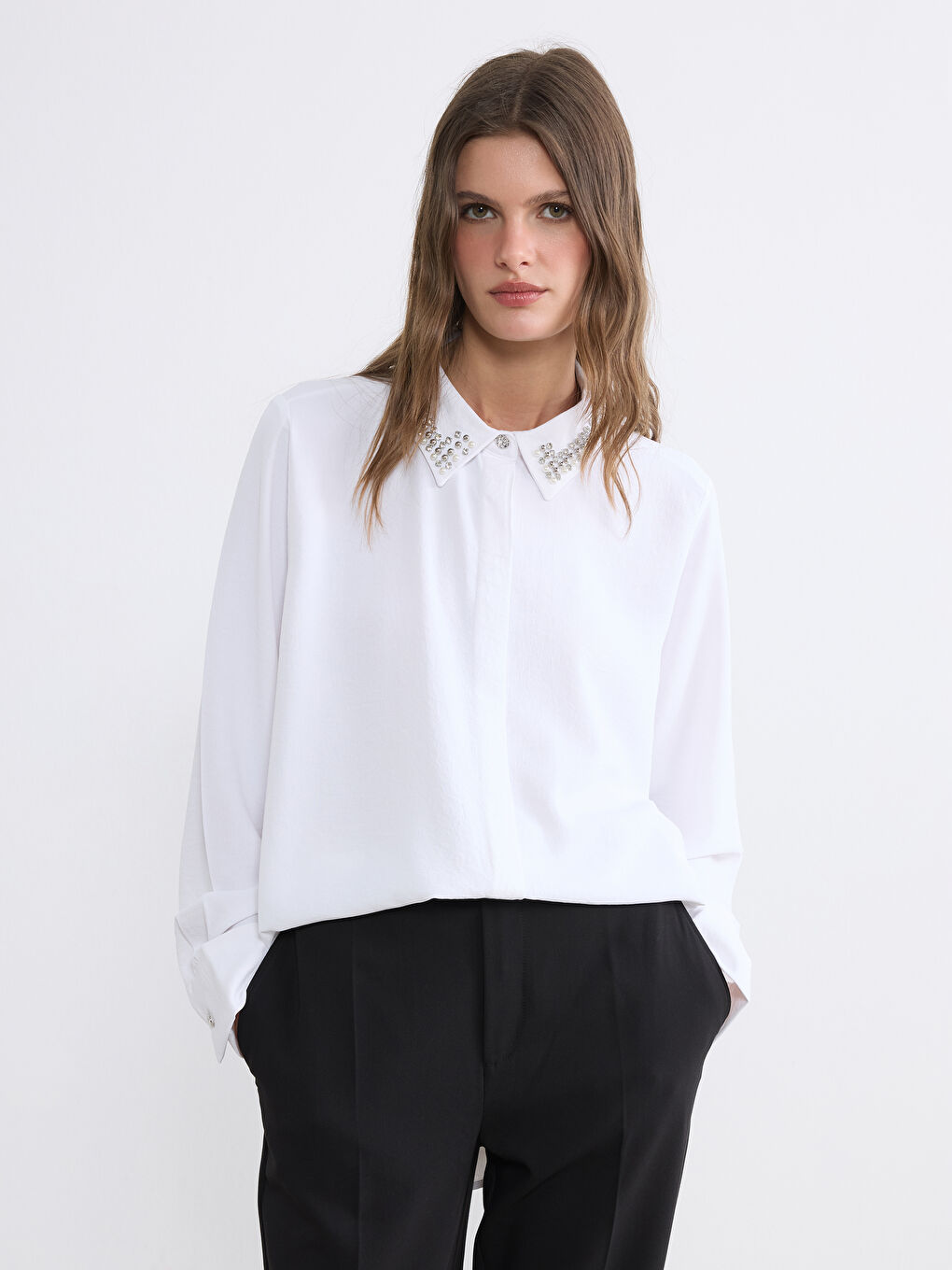 Beyaz Taşlı Kadın Gömlek