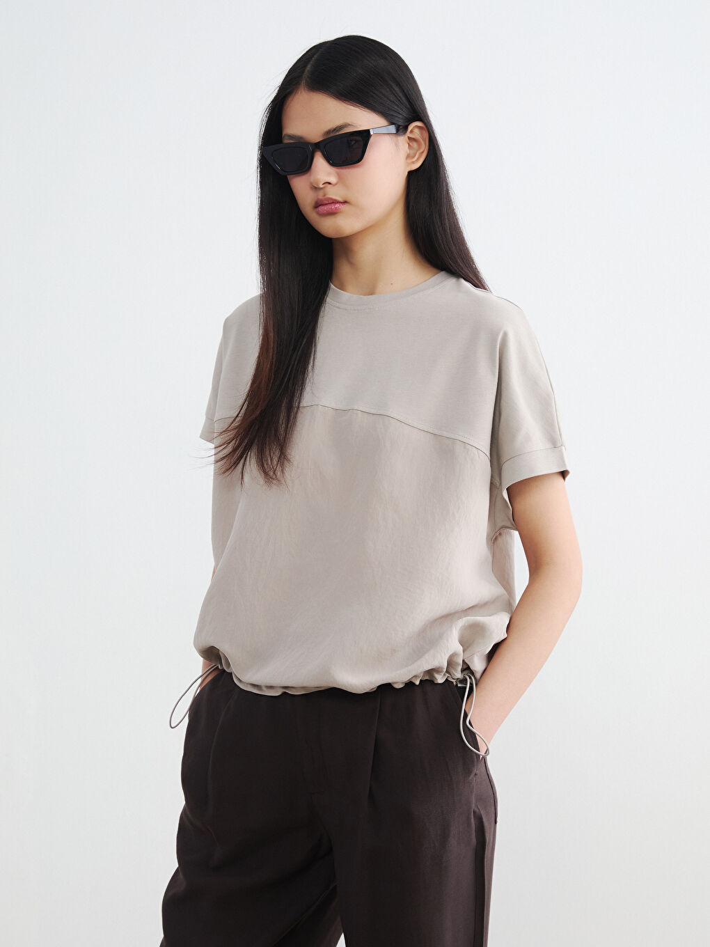 Gri Bisiklet Yaka Renk Bloklu Oversize Kadın Tişört