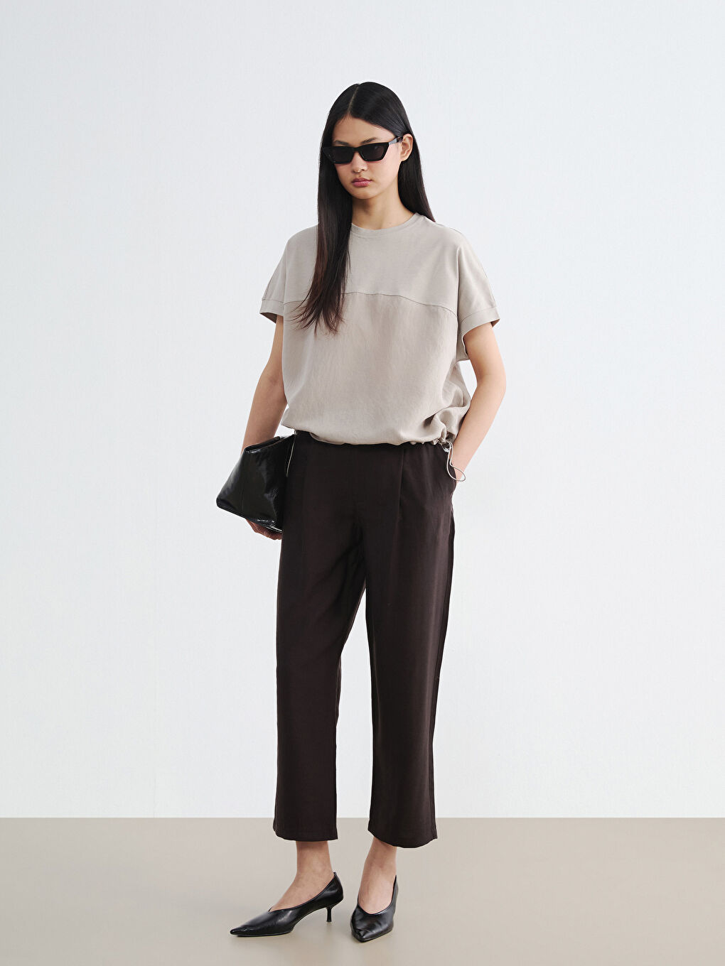 Gri Bisiklet Yaka Renk Bloklu Oversize Kadın Tişört-1