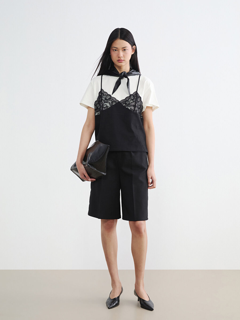 Блузка с кружевной отделкой и круглым вырезом-1