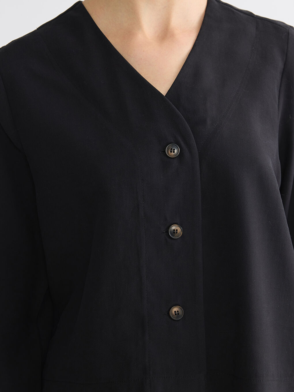 Siyah V Yaka Modal Karışımlı Bluz-2