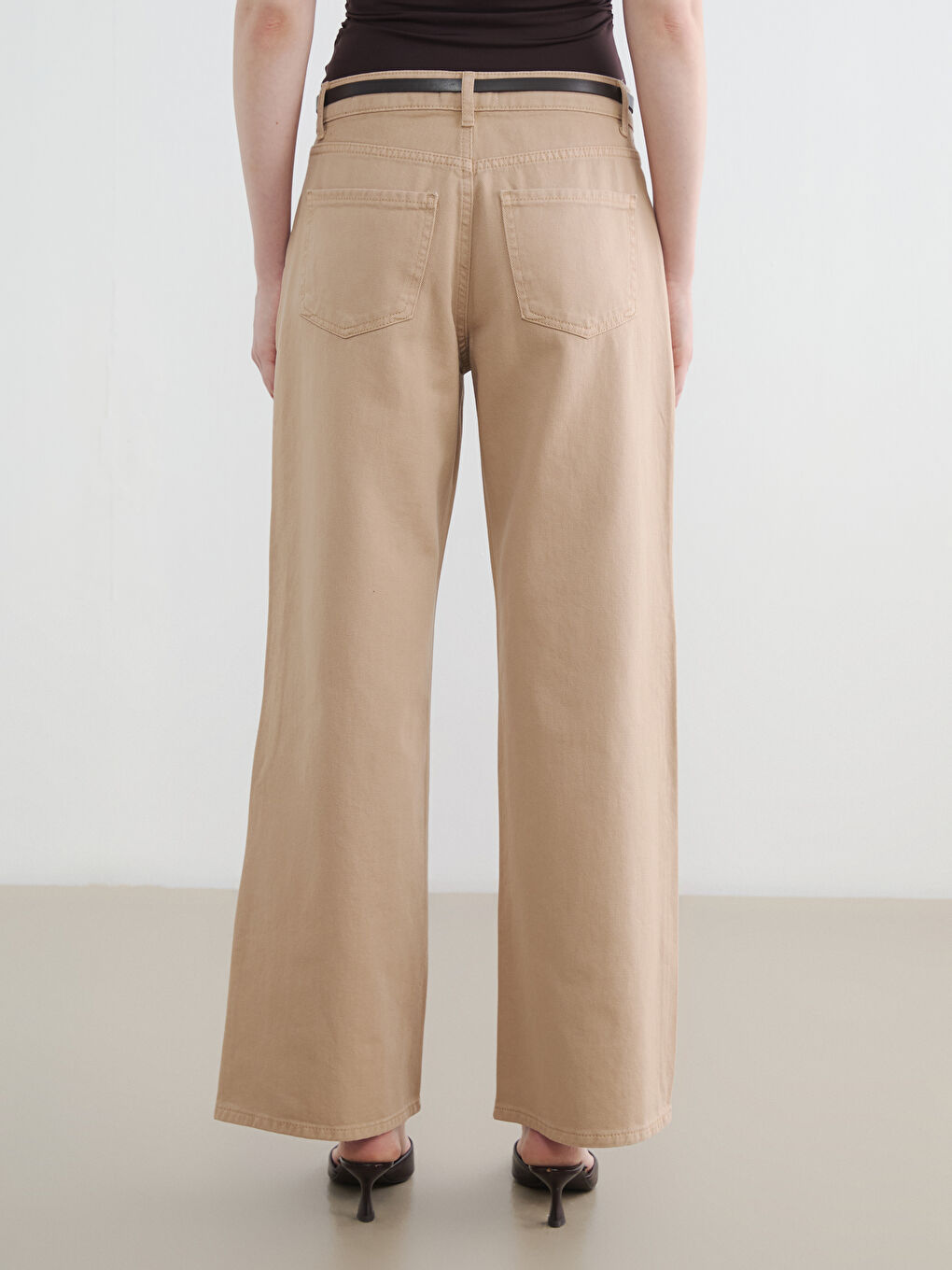 Belted High Waisted Wide Leg Women's Jeans-3