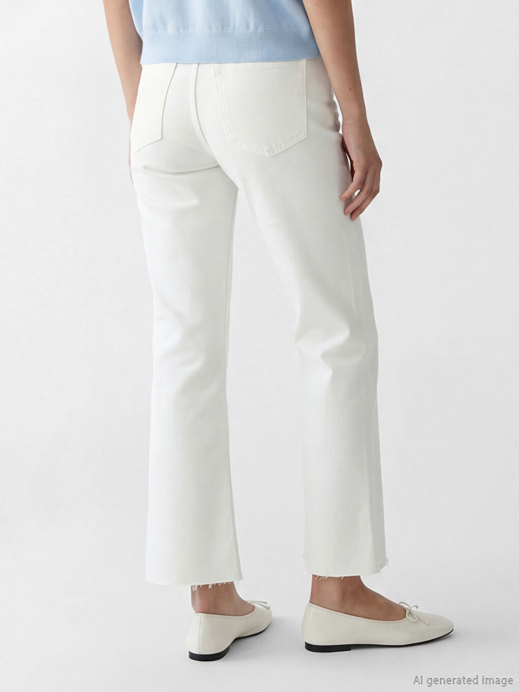 Beyaz Crop Flare Kadın Jean Pantolon-3