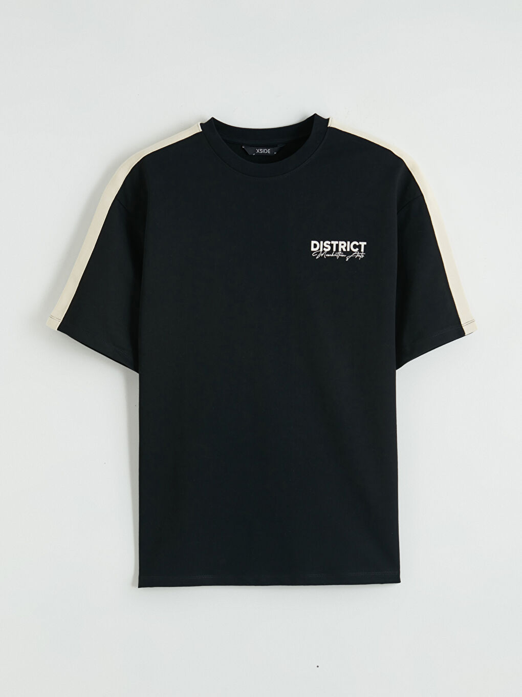 Siyah Bisiklet Yaka Şeritli Baskılı Erkek Tişört