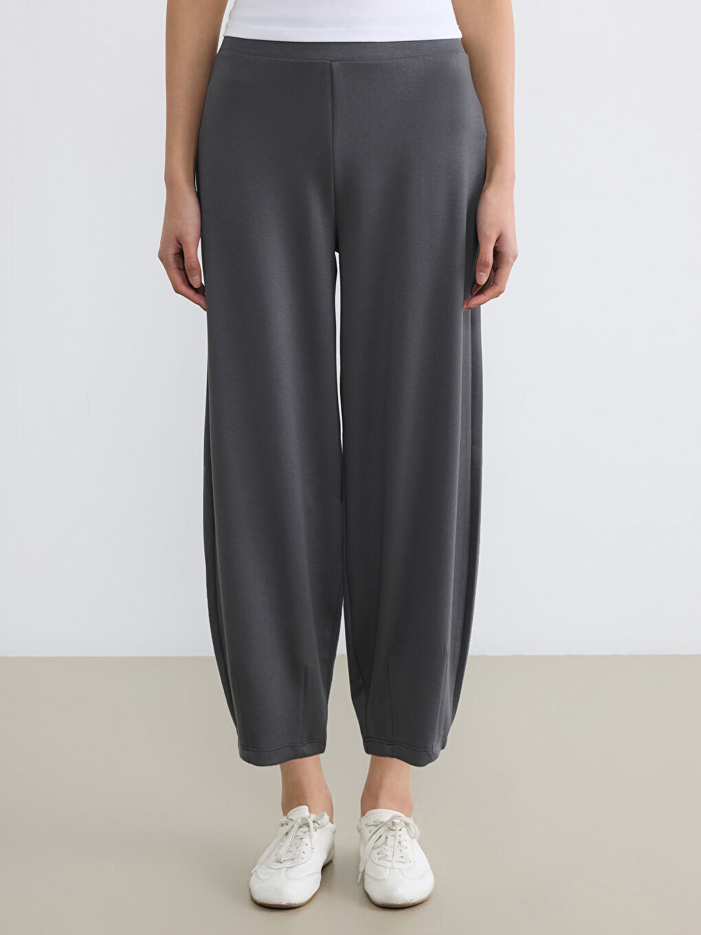 Gri Beli Lastikli Soft Touch Kadın Eşofman Altı-1