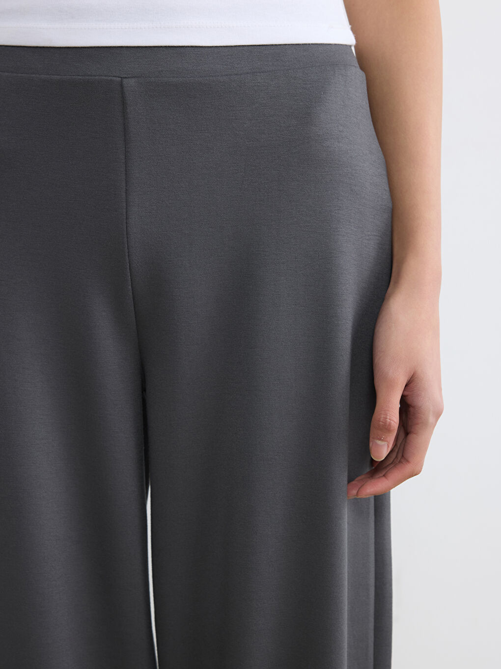 Gri Beli Lastikli Soft Touch Kadın Eşofman Altı-2