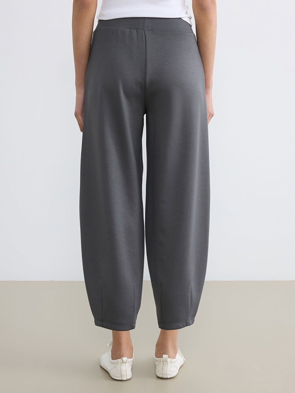 Gri Beli Lastikli Soft Touch Kadın Eşofman Altı-3