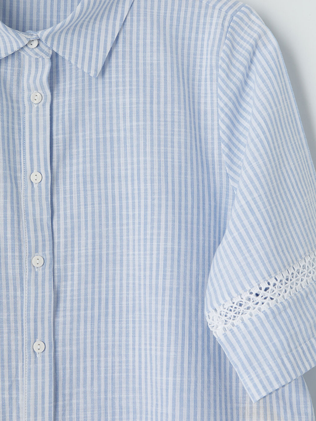 Mavi Çizgili Ajur Detaylı Kadın Gömlek-2