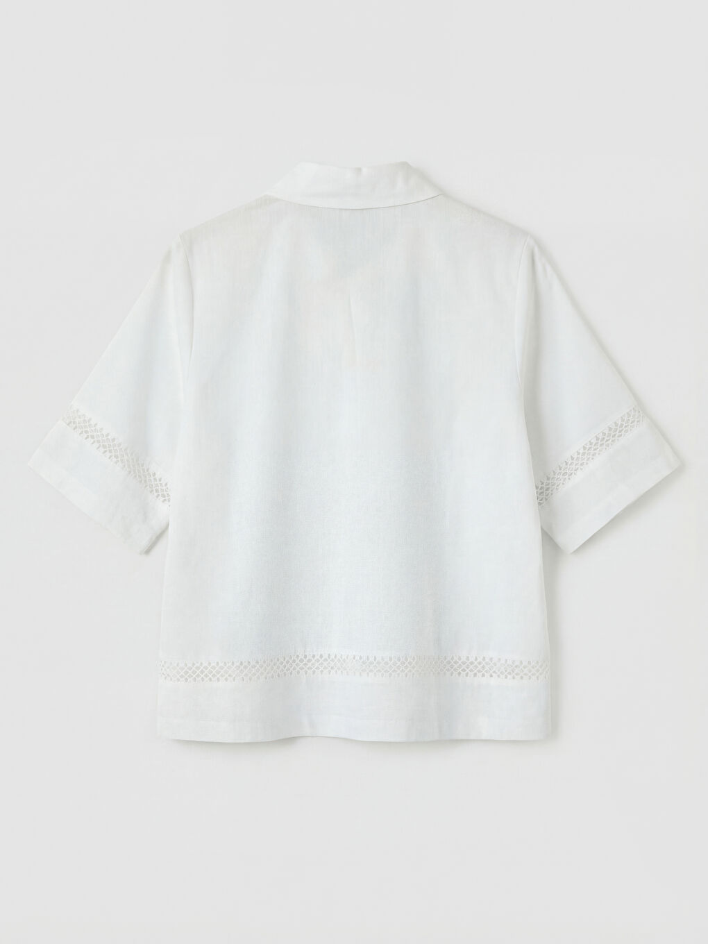 Beyaz Dantel Detaylı Kadın Gömlek-1