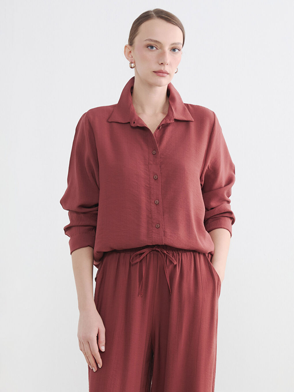 Kahverengi Dokulu Kadın Gömlek-1
