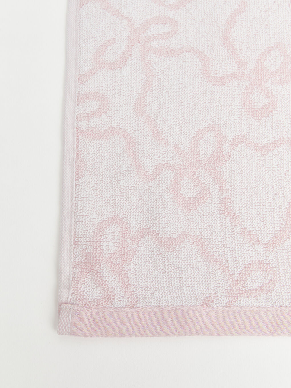Pembe Fiyonk Desenli Yüz Havlusu 50x80 cm-3