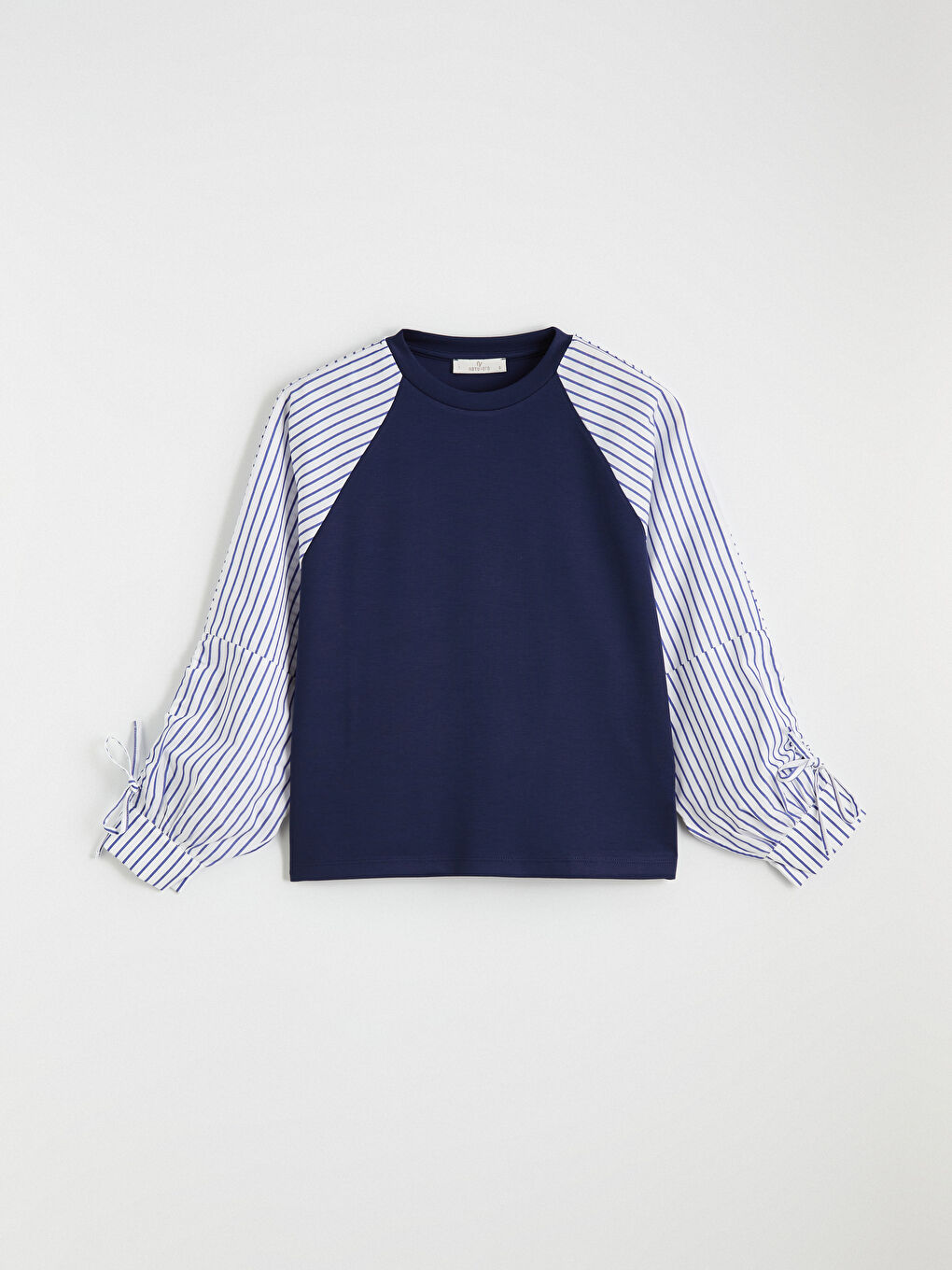 Lacivert Bisiklet Yaka Çizgili Bluz-4