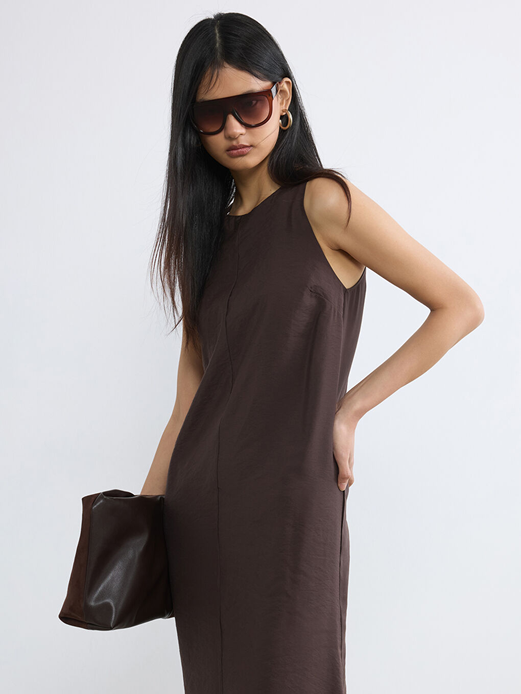 дөңгелек жағалы модал қоспасынан көйлек