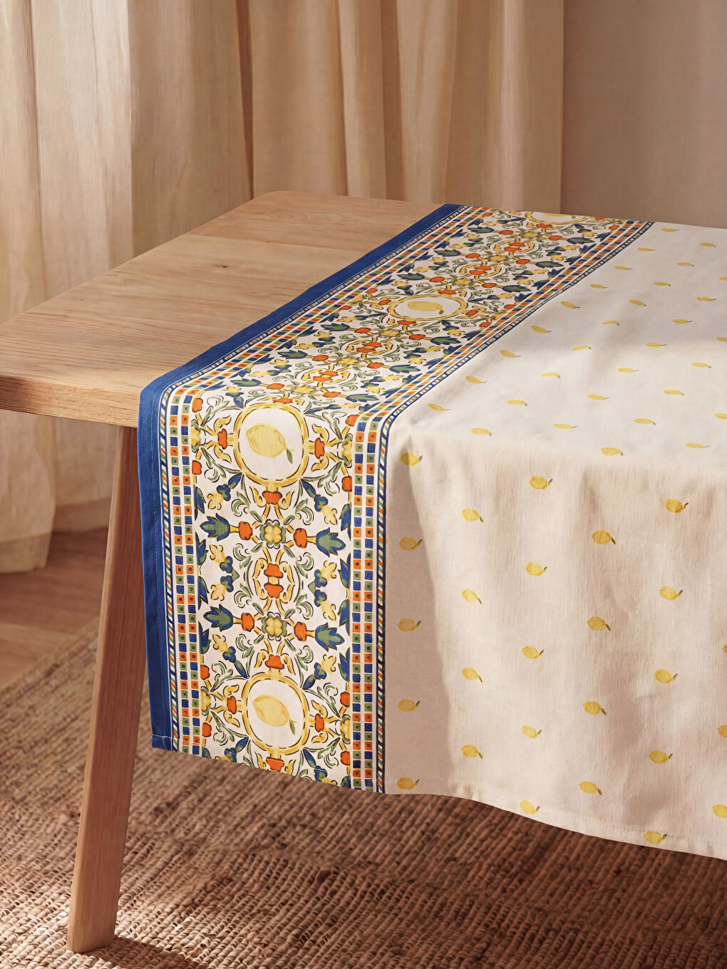 Karışık Limon Desenli Masa Örtüsü 150x200 cm
