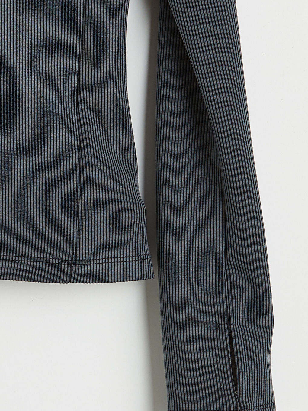 Antrasit Kapüşonlu Parmak Geçmeli Soft Touch Kadın Fermuarlı Sweatshirt-2