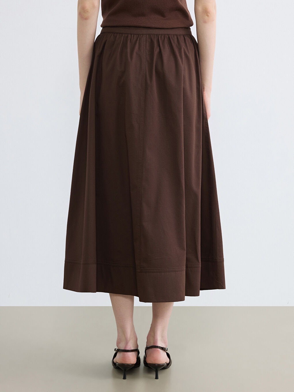 Kahverengi Yüksek Bel Büzgülü Poplin Kloş Etek-7