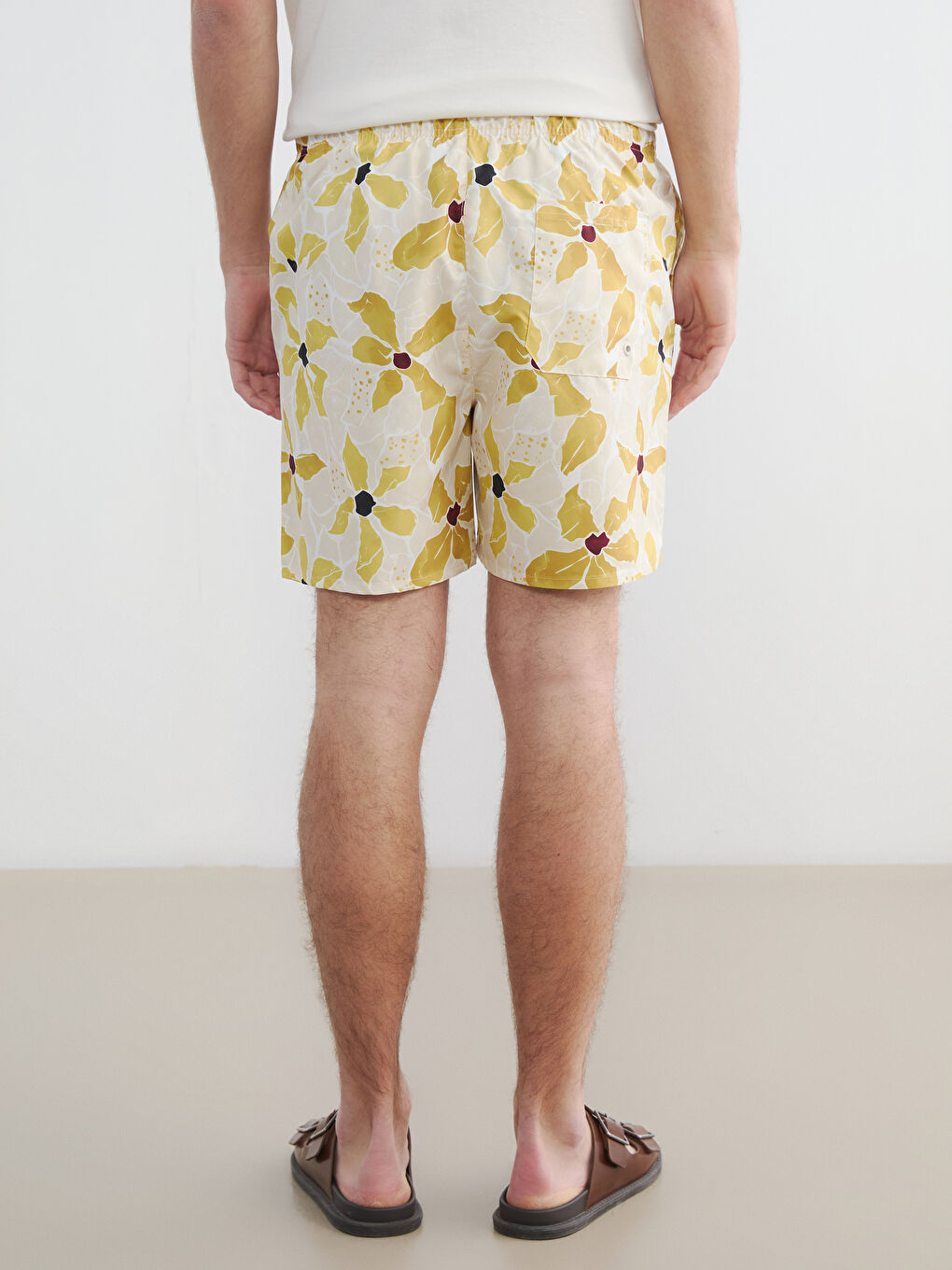 Sarı Kısa Boy Desenli Erkek Deniz Şortu-3
