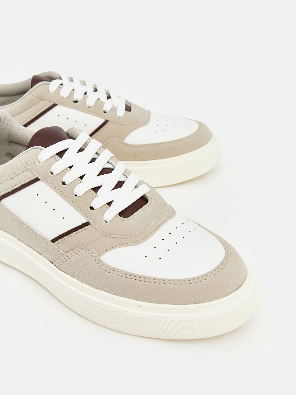 Bej Deri Görünümlü Kadın Spor Ayakkabı-2