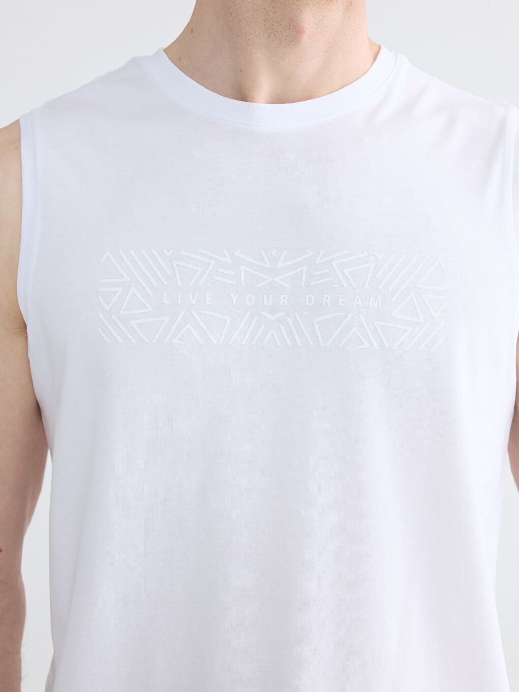 Beyaz Bisiklet Yaka Baskılı Erkek Kolsuz Tişört-2