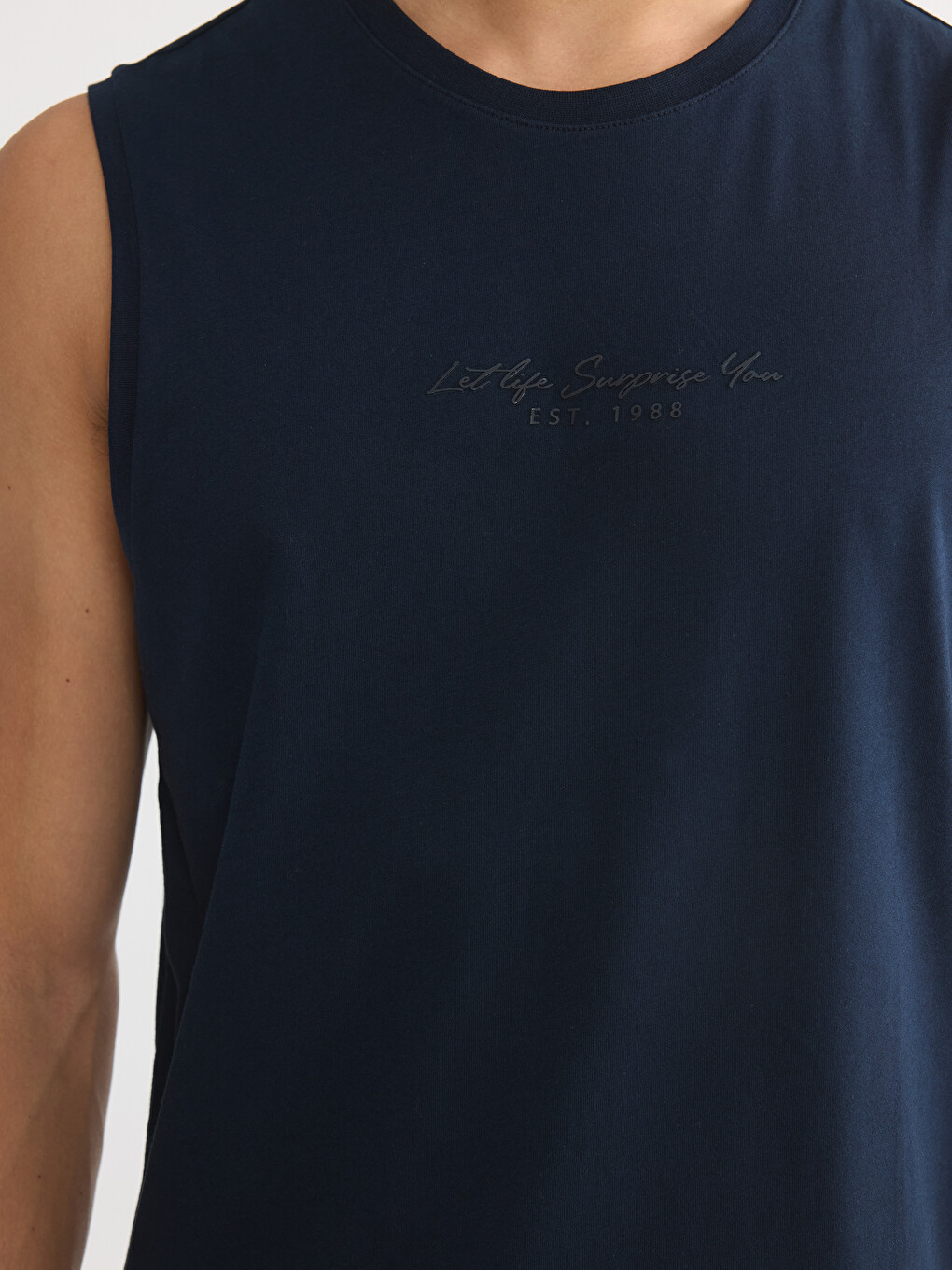 Crew Neck Printed Men's Sleeveless T-Shirt-2