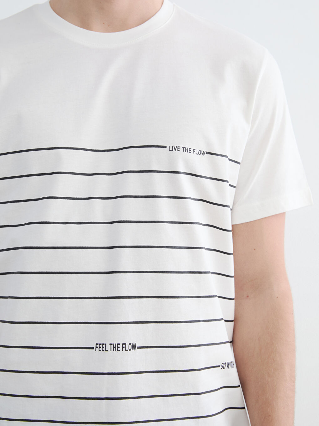 Ekru Bisiklet Yaka Çizgili Penye Erkek Tişört-2