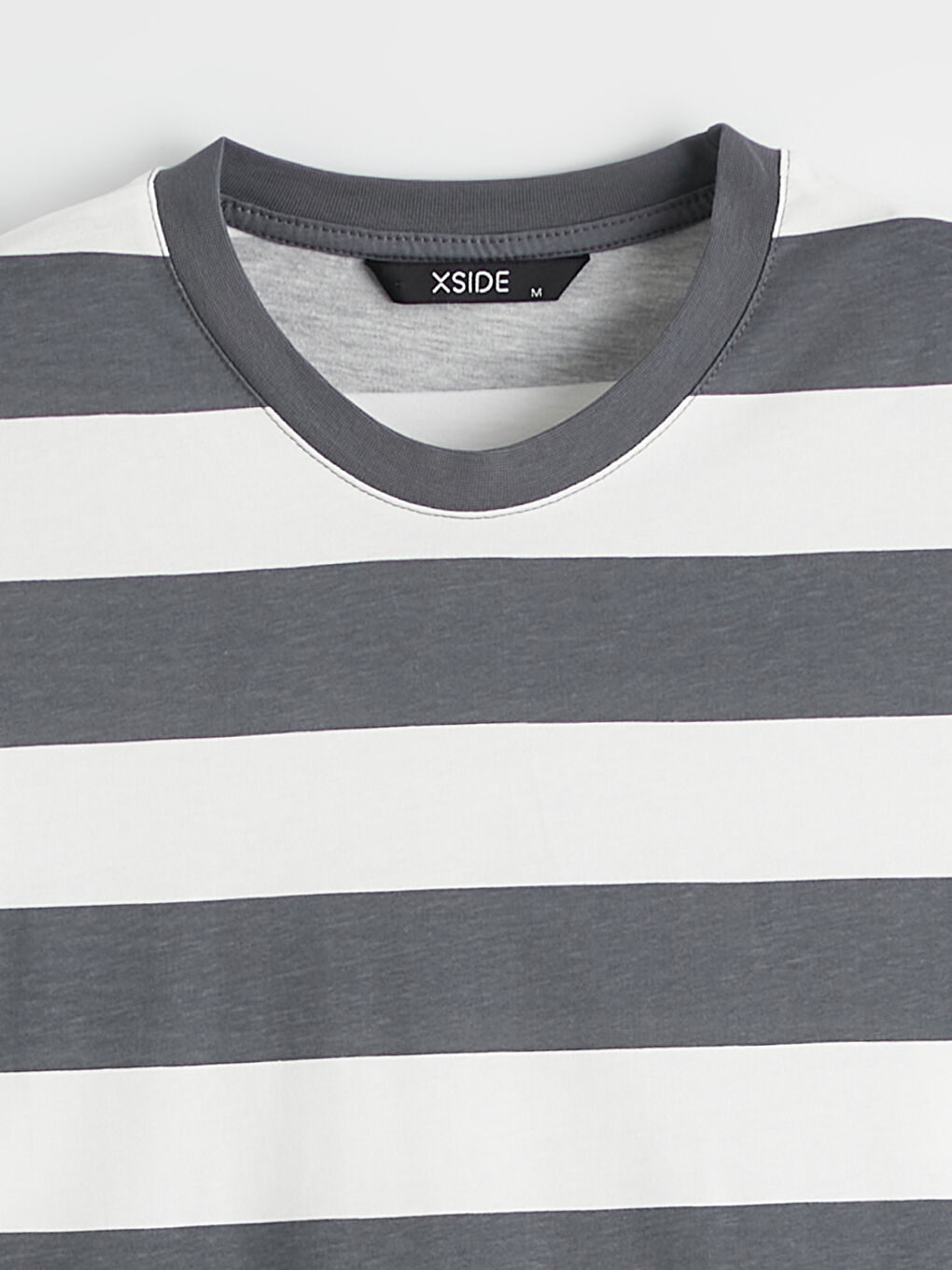 Gri Bisiklet Yaka Çizgili Erkek Tişört-4