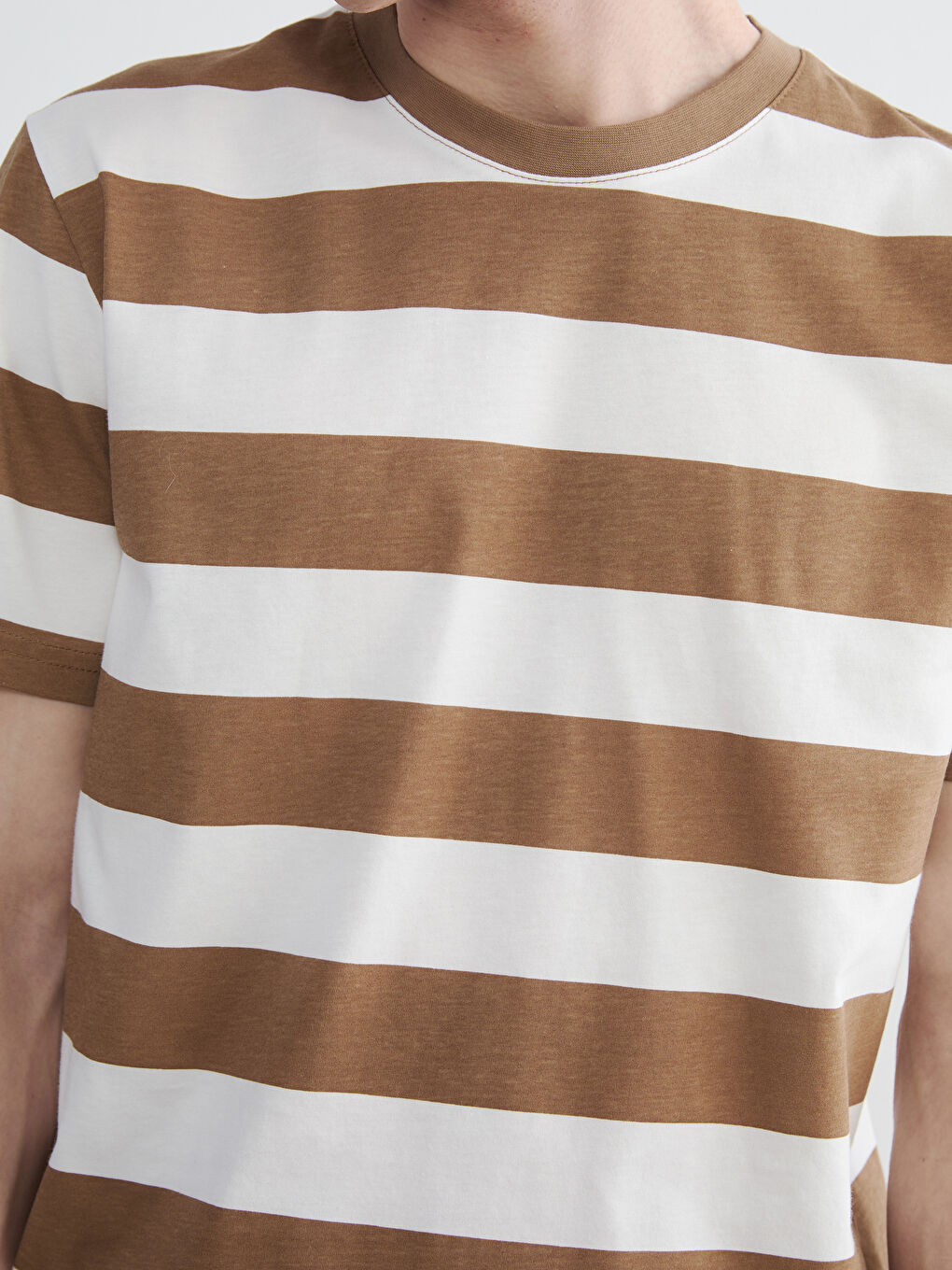 Kahverengi Bisiklet Yaka Çizgili Erkek Penye Tişört-2