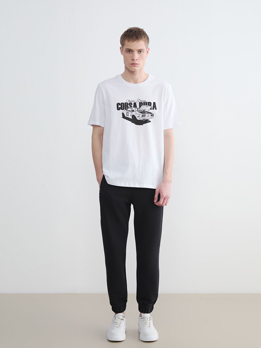 تي شيرت أبيض رجال-1