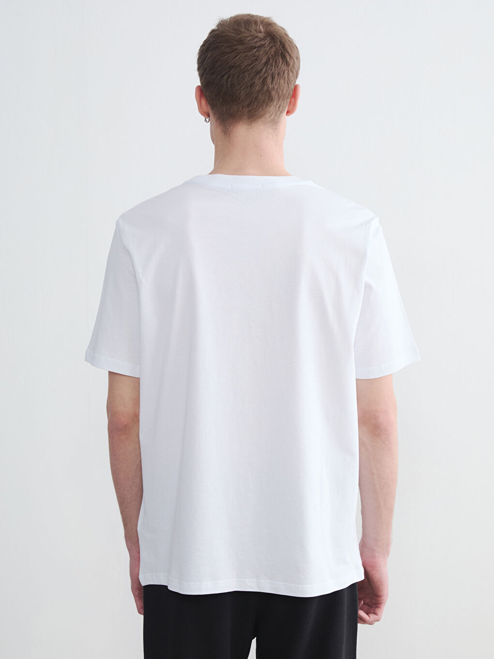تي شيرت أبيض رجال-3