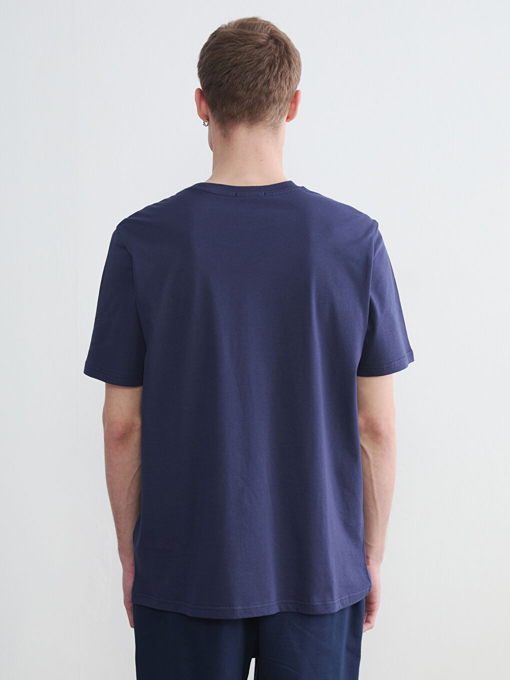 تي شيرت رجالي مطبوع بكول مدور-3