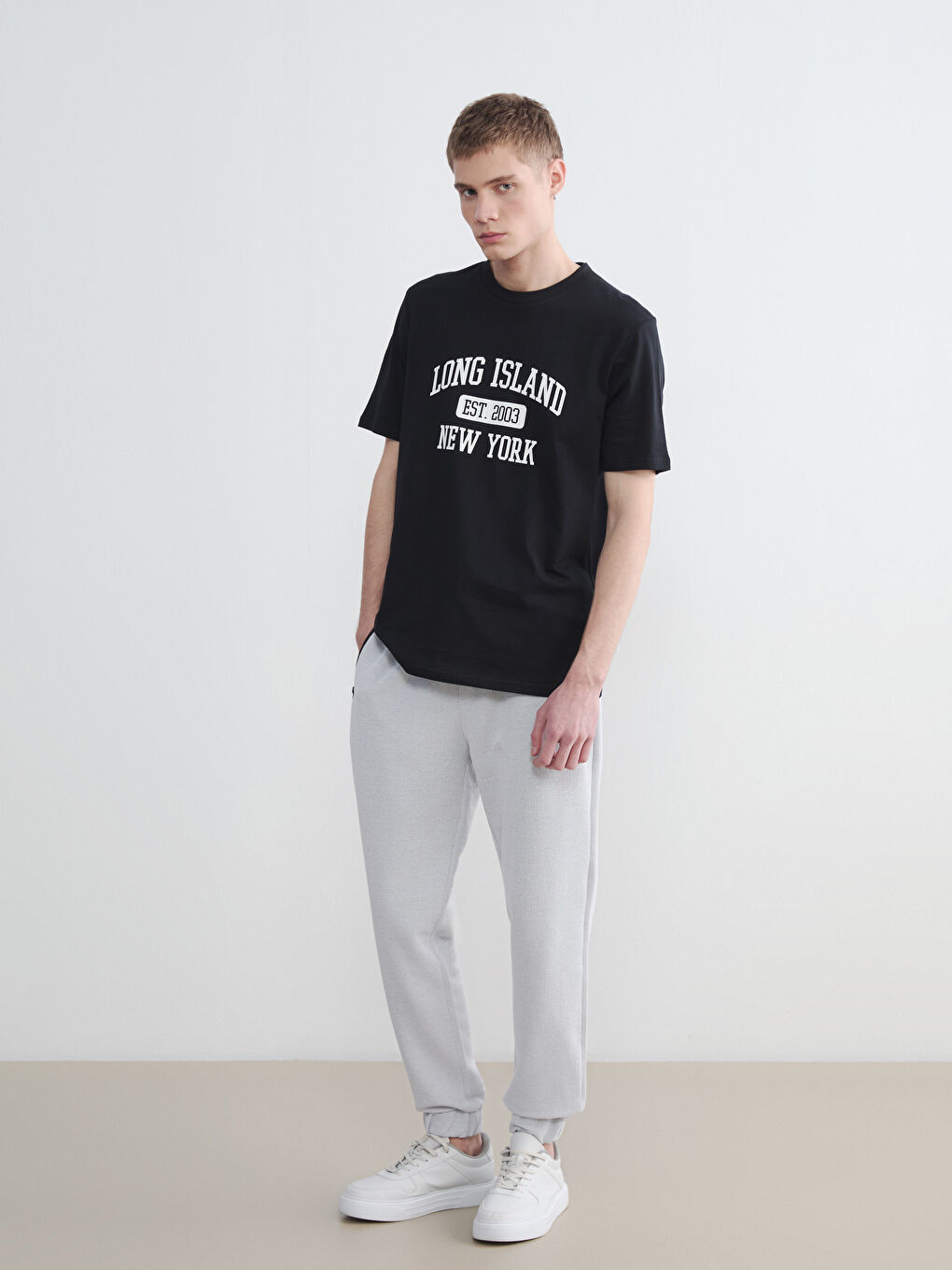 T-shirt à col rond imprimé Long Island pour homme-1